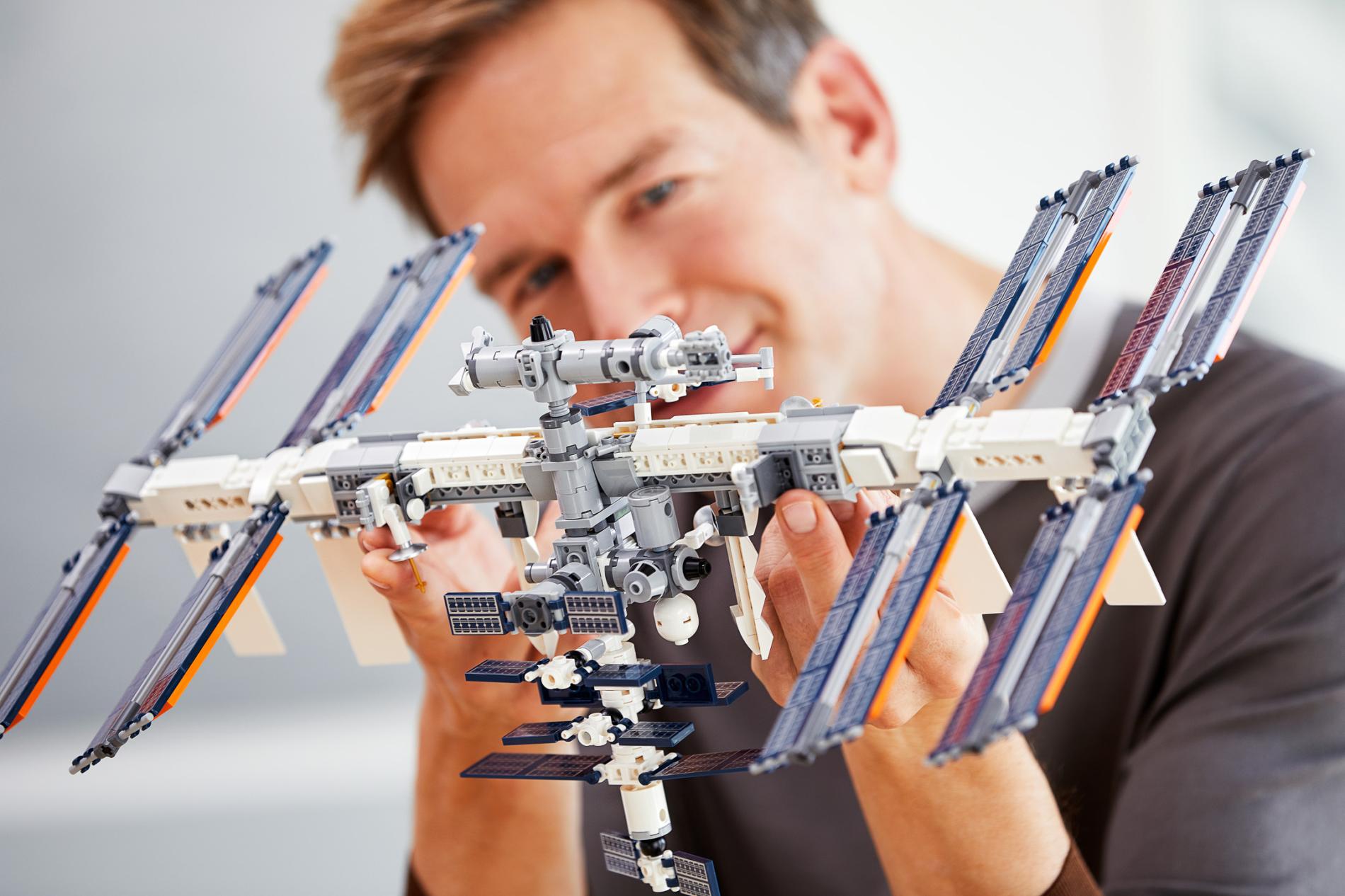 ����������� LEGO 21321 - ���� ������������� ����������� �������