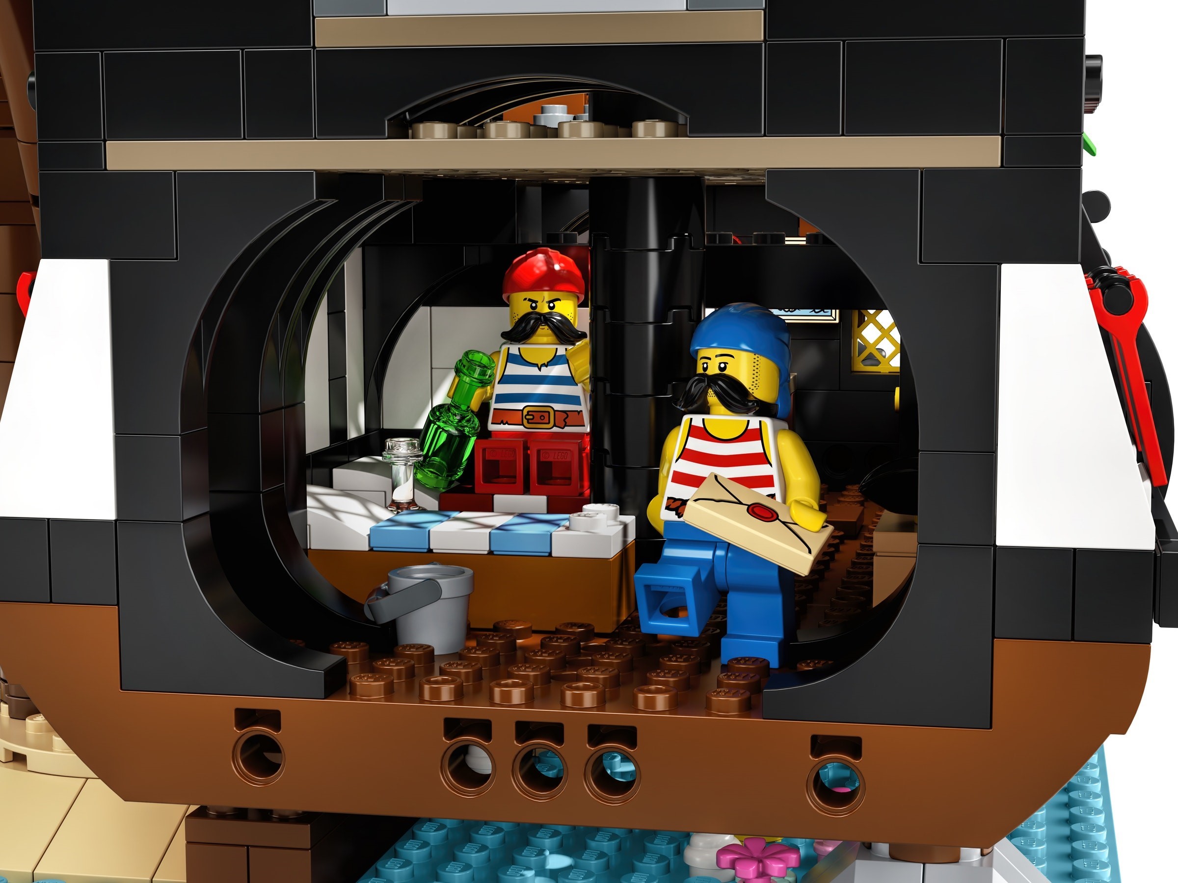 ����������� LEGO Ideas 21322 ������ ������ ���������