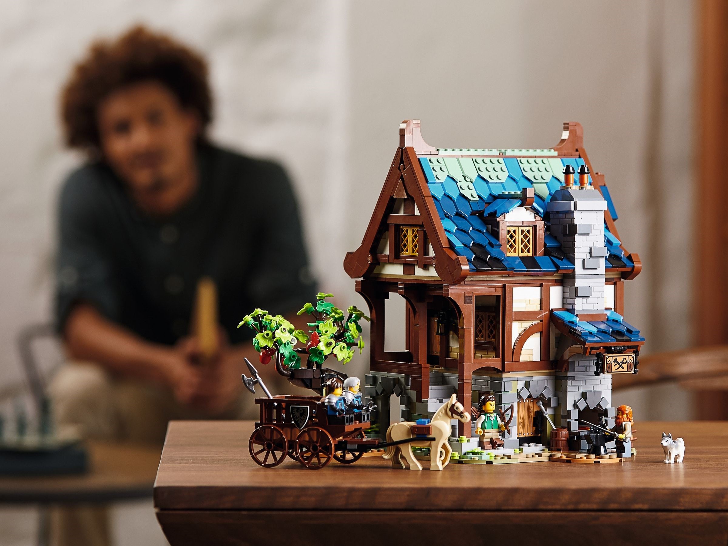 ����������� LEGO 21325 ������������� �������