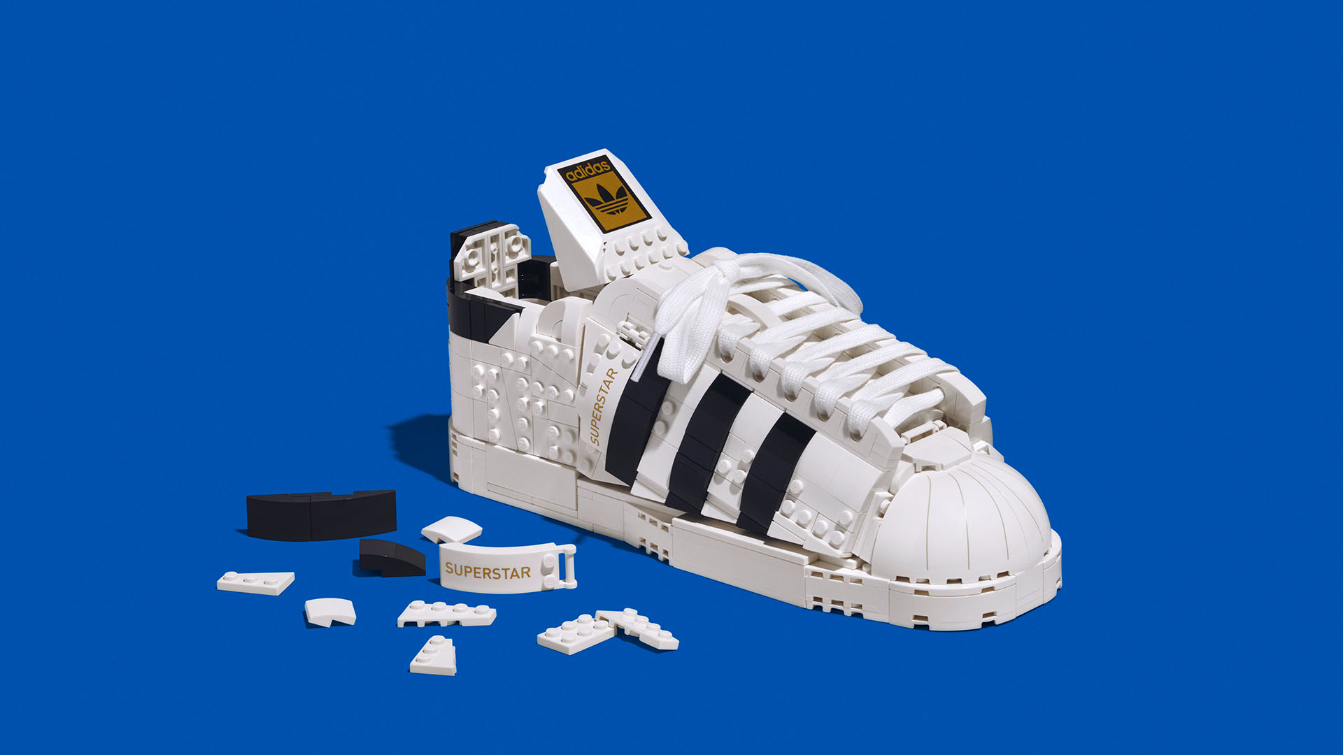 ����������� LEGO 10282 ��������� Adidas Originals Superstar