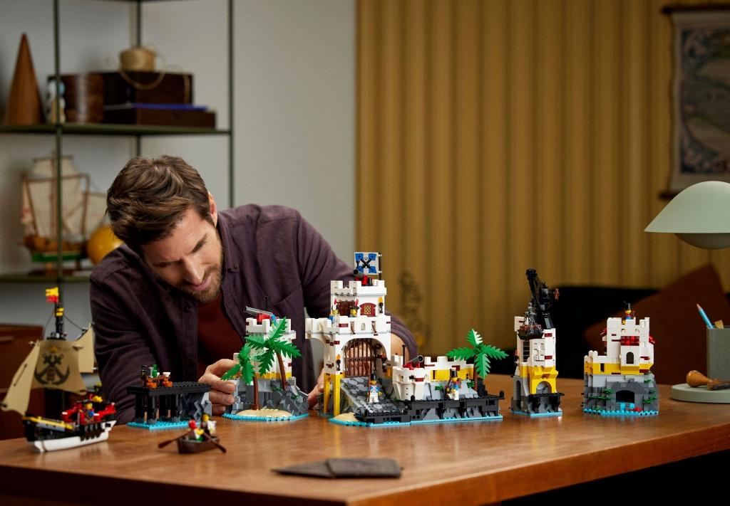 ����������� LEGO 10320 �������� ���������