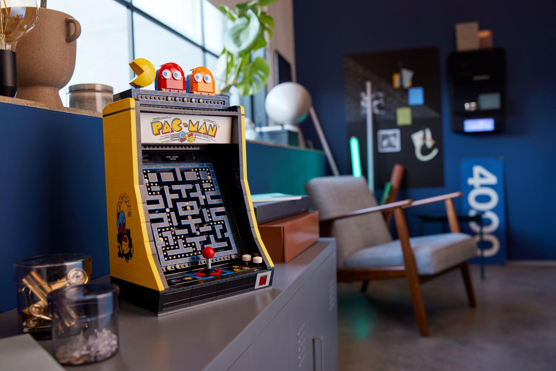 ����������� LEGO 10323 �������� ���� Pac-Man