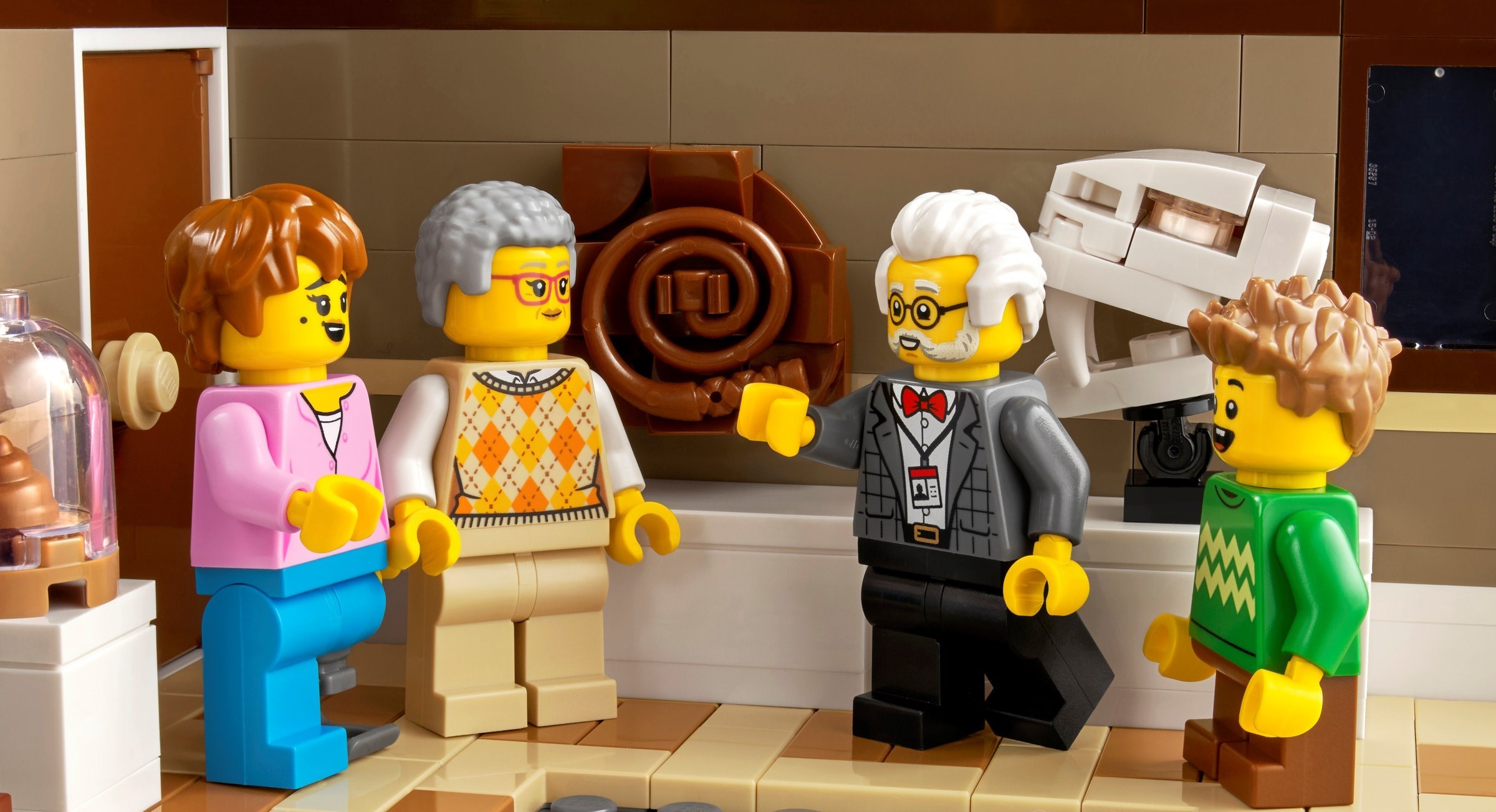 ����������� LEGO 10326 ����� ��������������