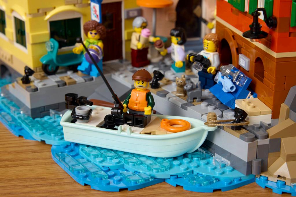 ����������� LEGO 21359 - ���� ����������� �������