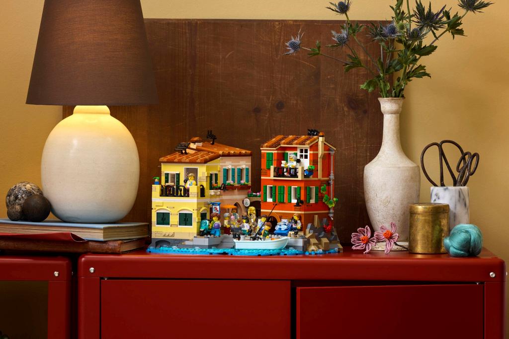 ����������� LEGO 21359 - ���� ����������� �������