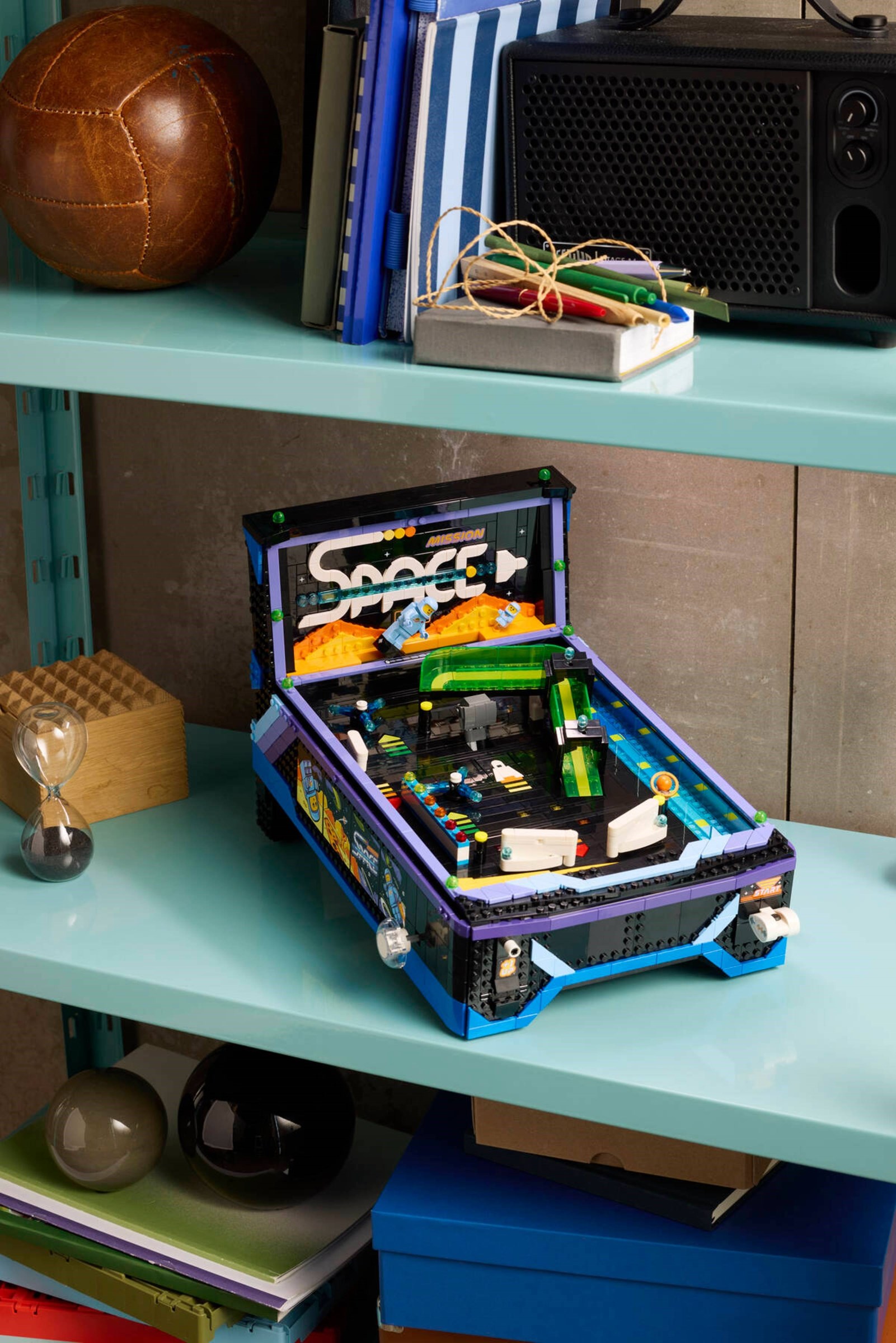 ����������� LEGO Icons 11374 ������� �������: ������, 2274 ������