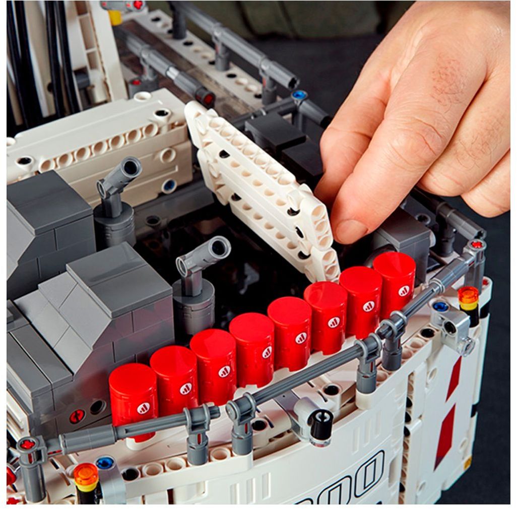 ����������� LEGO 42100 ���������� Liebherr R 9800